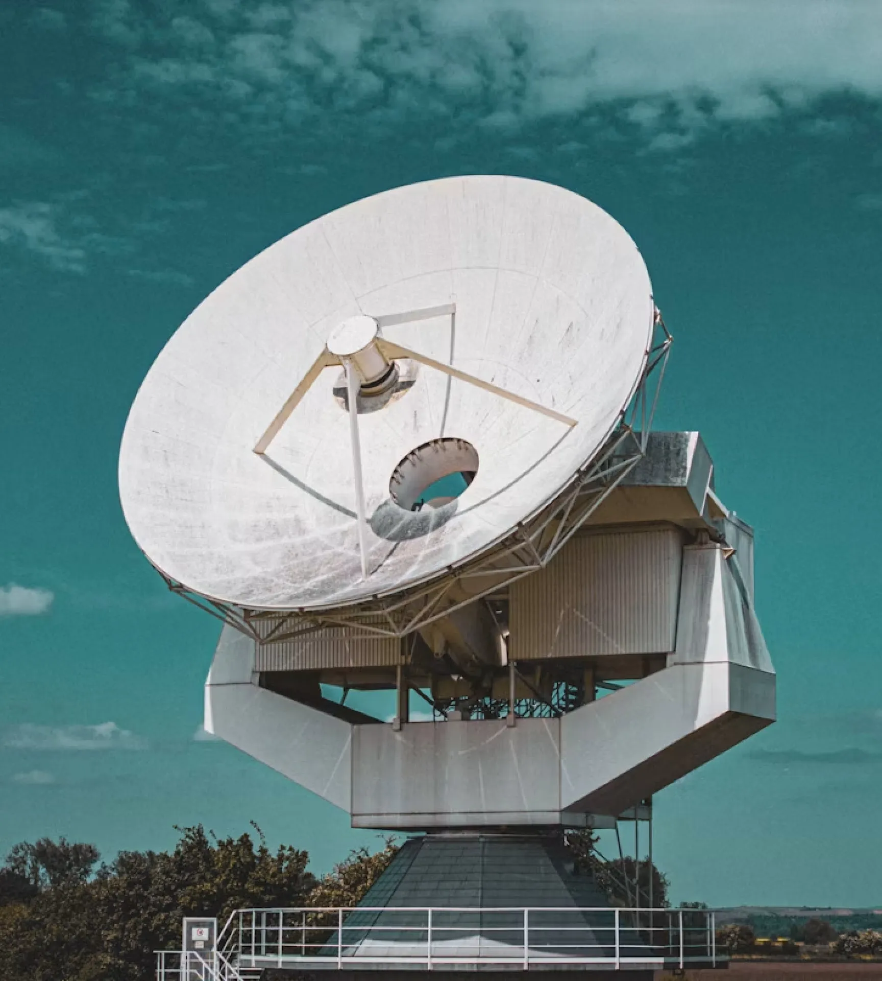 Technology & Telecom